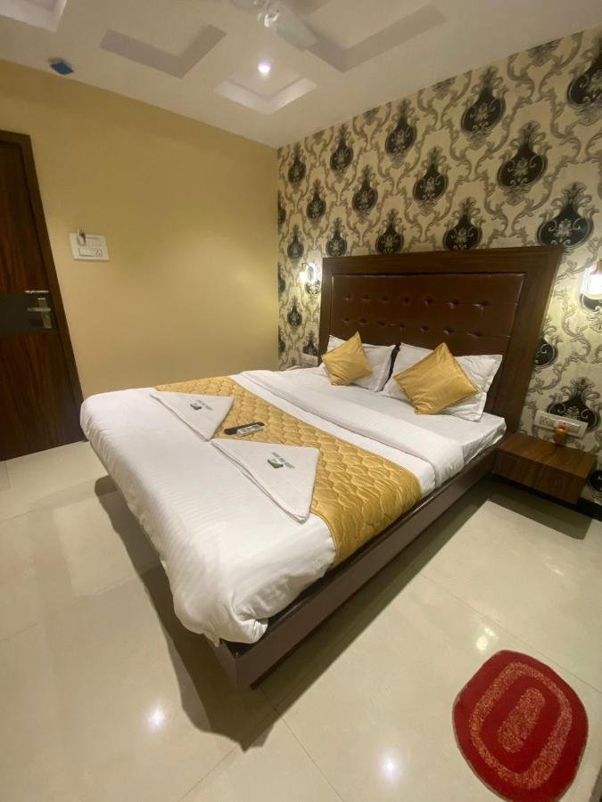 ホテル Garden Creek Residency - Near To Mumbai International Airport エクステリア 写真
