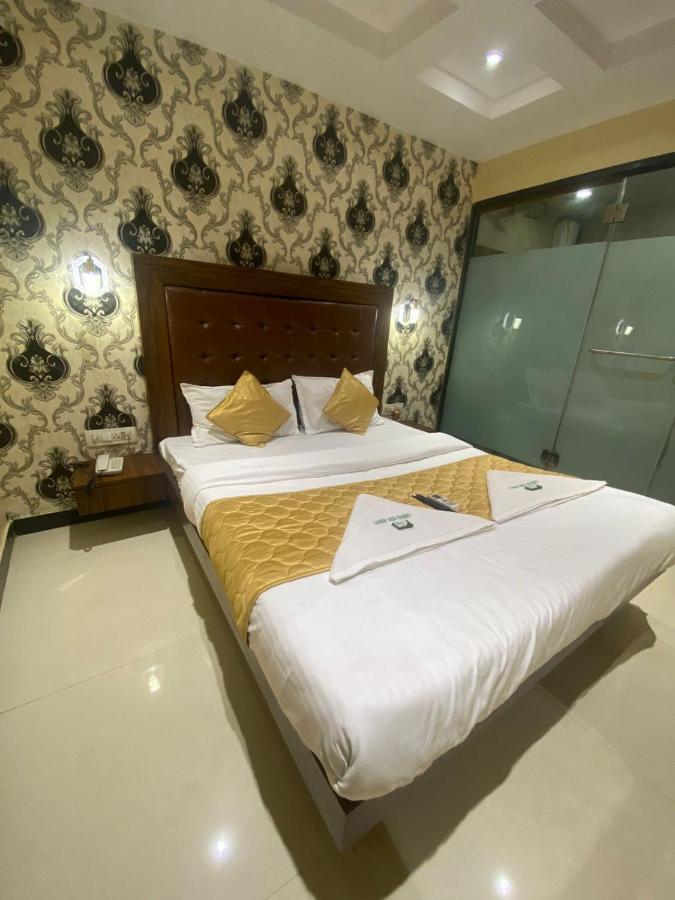 ホテル Garden Creek Residency - Near To Mumbai International Airport エクステリア 写真
