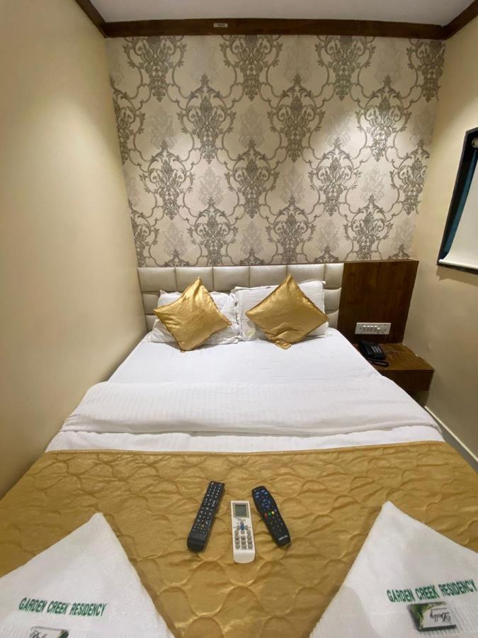 ホテル Garden Creek Residency - Near To Mumbai International Airport エクステリア 写真