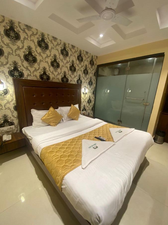 ホテル Garden Creek Residency - Near To Mumbai International Airport エクステリア 写真