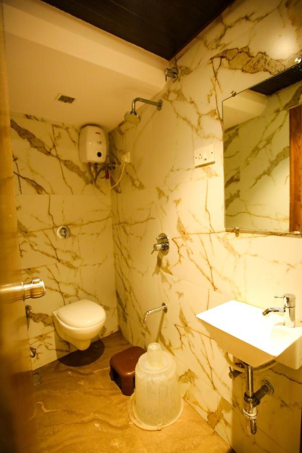 ホテル Garden Creek Residency - Near To Mumbai International Airport エクステリア 写真