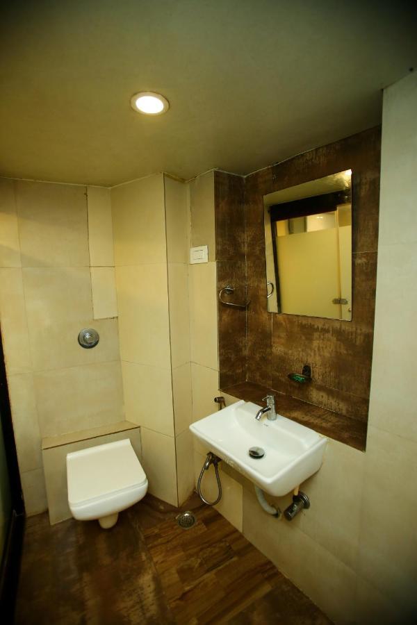 ホテル Garden Creek Residency - Near To Mumbai International Airport エクステリア 写真