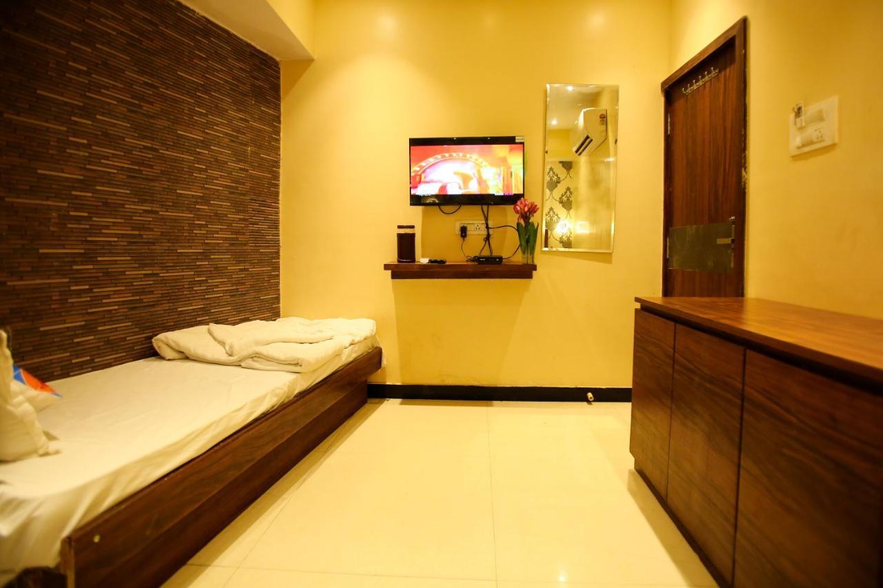 ホテル Garden Creek Residency - Near To Mumbai International Airport エクステリア 写真