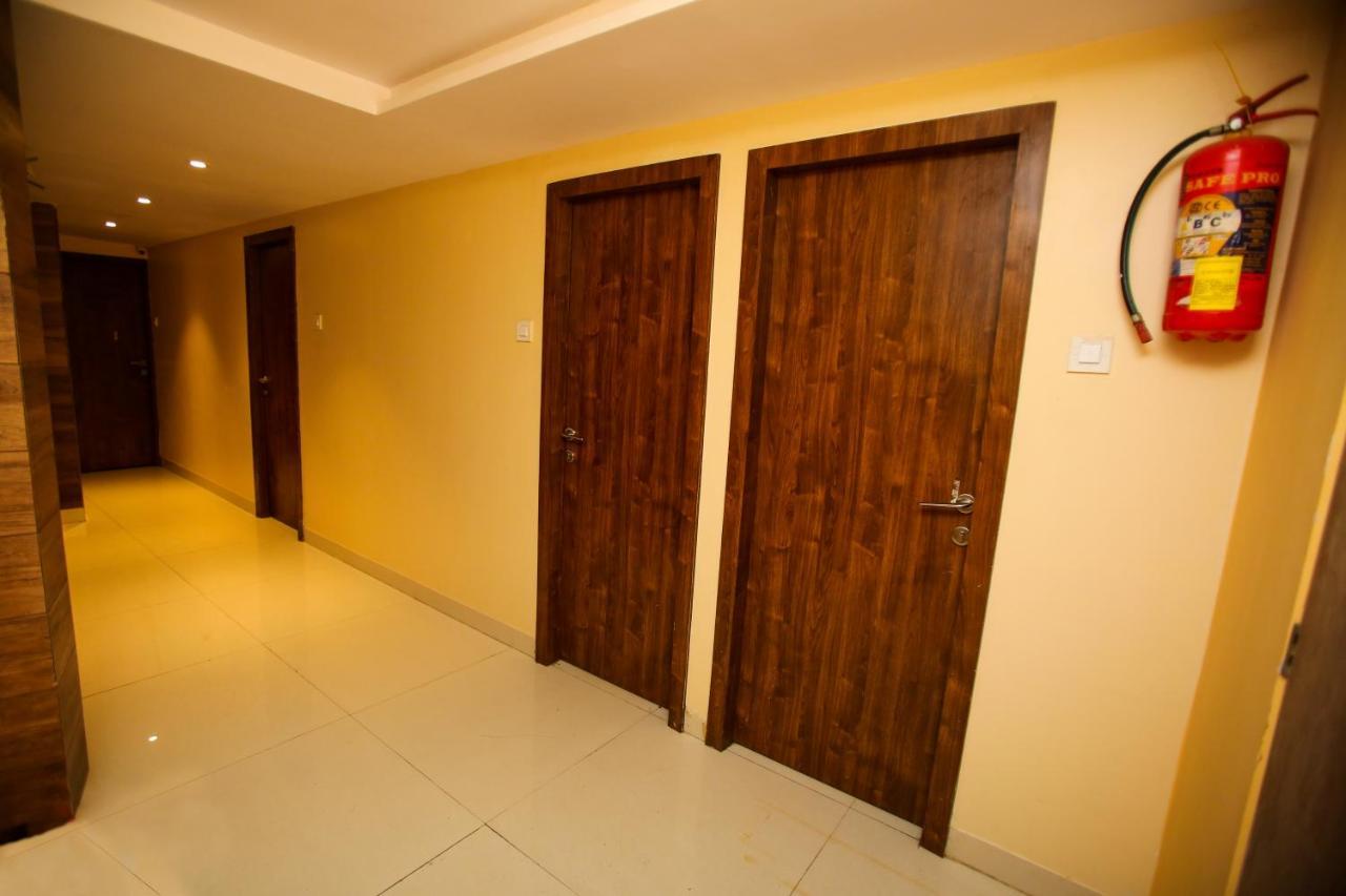 ホテル Garden Creek Residency - Near To Mumbai International Airport エクステリア 写真