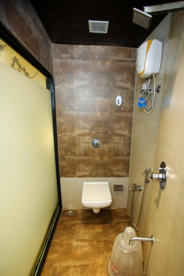 ホテル Garden Creek Residency - Near To Mumbai International Airport エクステリア 写真